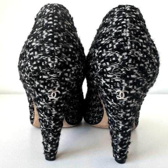 CHANEL Classic Tweed CC Camellia Flower Heel Pumps Black White IT 38.5 - Picture 6 of 10